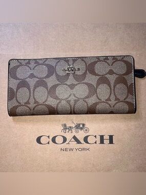 COACH Slim Wallet PreLoved Good Condition AUTHENTIC
